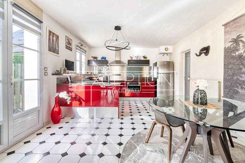 Maison de 175 m² à Bouchemaine dans le Maine-et-Loire avec 5 chambres, terrasse et spa