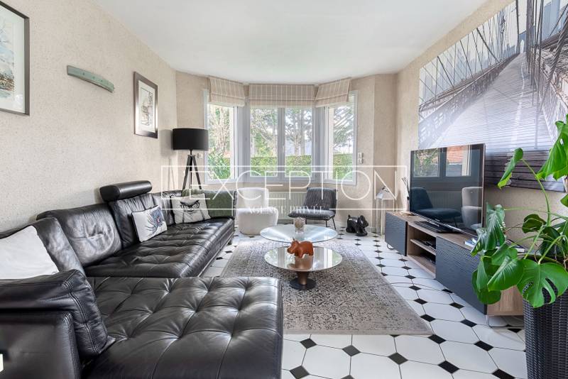 Maison de 175 m² à Bouchemaine dans le Maine-et-Loire avec 5 chambres, terrasse et spa