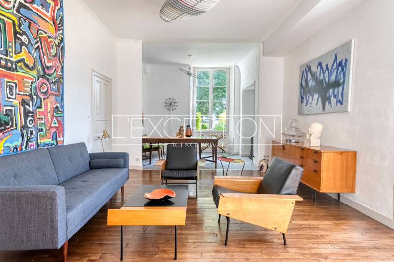 Une demeure familiale de caractère aux volumes généreux, au coeur de Châteauneuf-sur-Sarthe