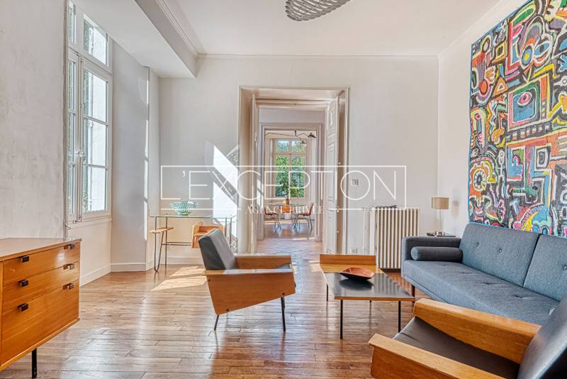 Une demeure familiale de caractère aux volumes généreux, au coeur de Châteauneuf-sur-Sarthe