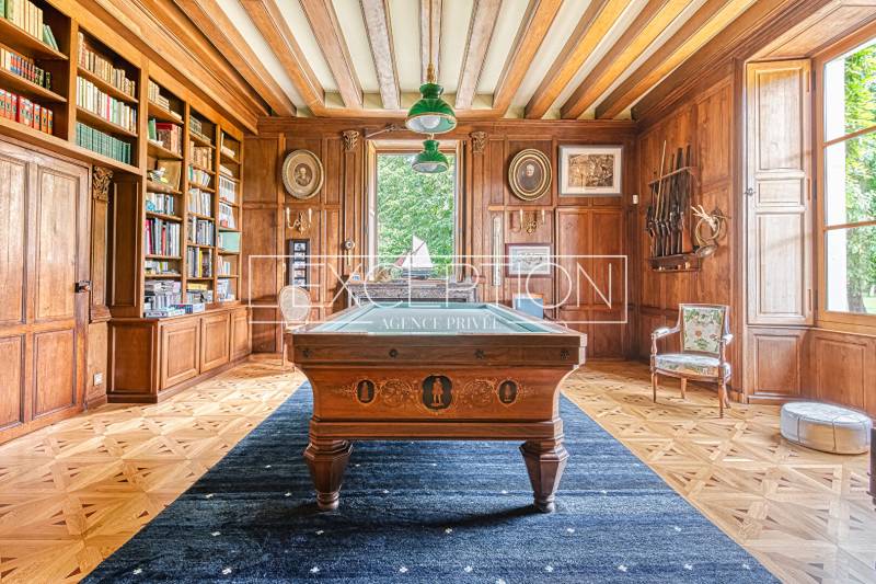 Propriété du XVIème et XVIIIèm Parc, piscine et nombreuses dépendances - Maine et Loire