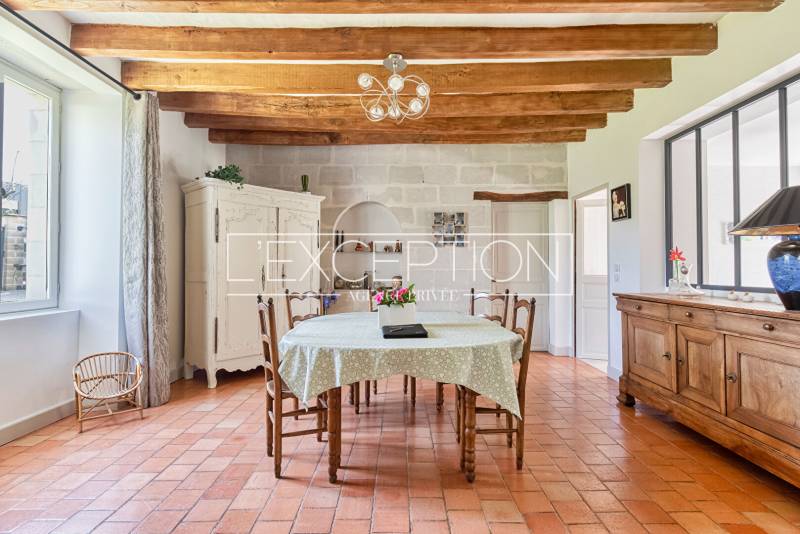 MURS ERIGNE  : Propriété de charme du XIXème avec piscine et dépendance