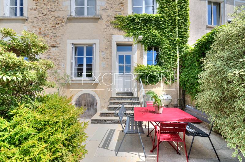 Propriété de charme au panorama unique sur le Château de Brissac